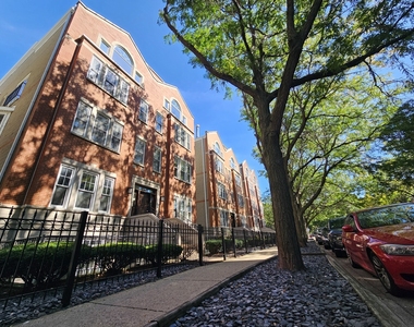 1310 W Fletcher Street - Photo Thumbnail 31