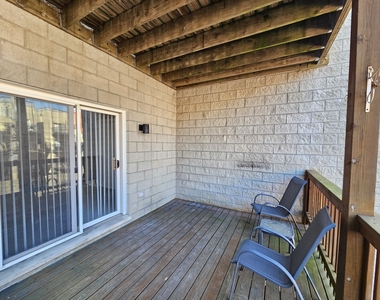 1310 W Fletcher Street - Photo Thumbnail 27