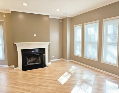 1310 W Fletcher Street - Photo Thumbnail 8