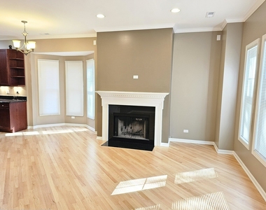 1310 W Fletcher Street - Photo Thumbnail 9