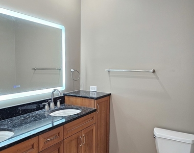 1310 W Fletcher Street - Photo Thumbnail 18