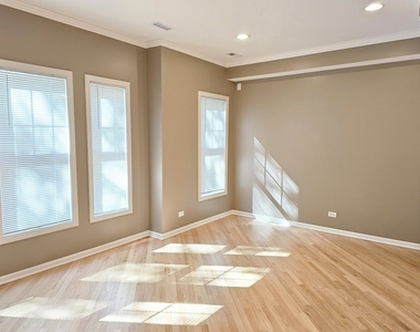 1310 W Fletcher Street - Photo Thumbnail 10