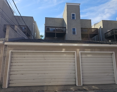 1310 W Fletcher Street - Photo Thumbnail 30