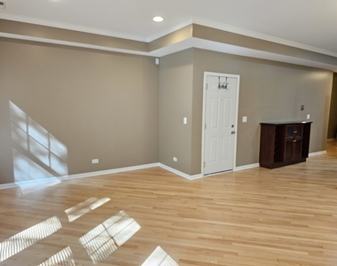 1310 W Fletcher Street - Photo Thumbnail 11