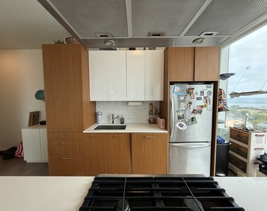 500 N Lake Shore Drive - Photo Thumbnail 4