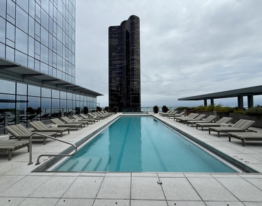 500 N Lake Shore Drive - Photo Thumbnail 11
