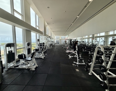 500 N Lake Shore Drive - Photo Thumbnail 17