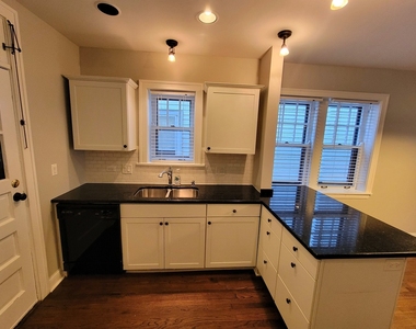 1624 Washington Street - Photo Thumbnail 3