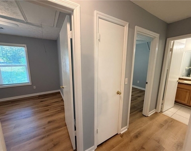4217 Brownsville Road - Photo Thumbnail 10