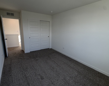 2413 Semillon Street - Photo Thumbnail 10