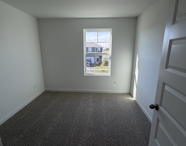 2413 Semillon Street - Photo Thumbnail 15