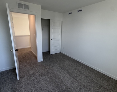 2413 Semillon Street - Photo Thumbnail 16
