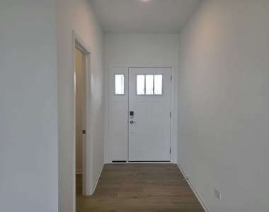 221 Cooney Way - Photo Thumbnail 4