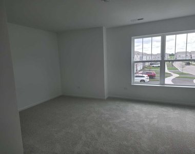221 Cooney Way - Photo Thumbnail 7