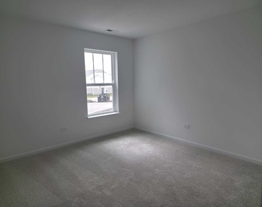 221 Cooney Way - Photo Thumbnail 9