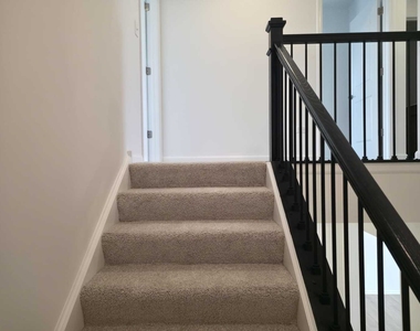 221 Cooney Way - Photo Thumbnail 6