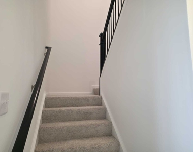 221 Cooney Way - Photo Thumbnail 5