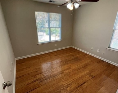 4401 Dickens Court Nw - Photo Thumbnail 32