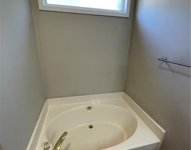 4401 Dickens Court Nw - Photo Thumbnail 29