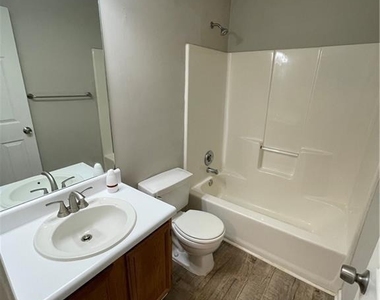 4401 Dickens Court Nw - Photo Thumbnail 20