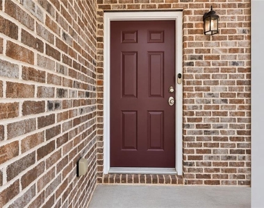 290 Clairidge Lane - Photo Thumbnail 1