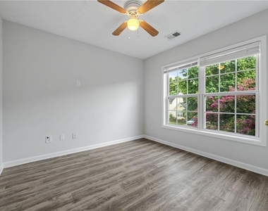 290 Clairidge Lane - Photo Thumbnail 12