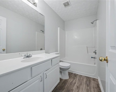 290 Clairidge Lane - Photo Thumbnail 9