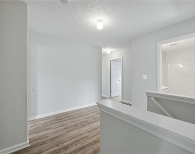 290 Clairidge Lane - Photo Thumbnail 10