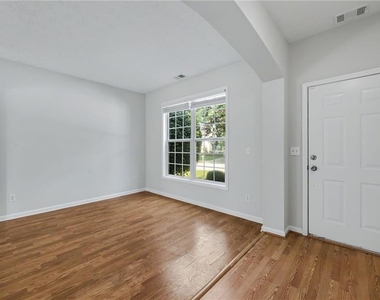 290 Clairidge Lane - Photo Thumbnail 3