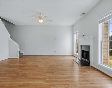 290 Clairidge Lane - Photo Thumbnail 6