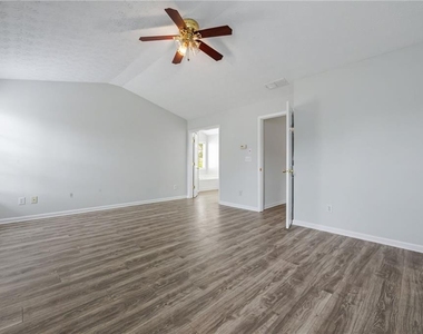 290 Clairidge Lane - Photo Thumbnail 18