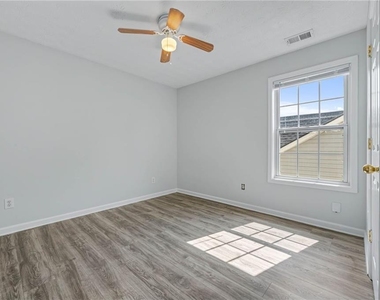 290 Clairidge Lane - Photo Thumbnail 8