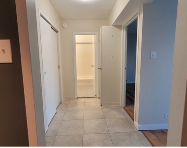 7337 S South Shore Drive - Photo Thumbnail 13