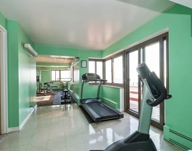 7337 S South Shore Drive - Photo Thumbnail 18