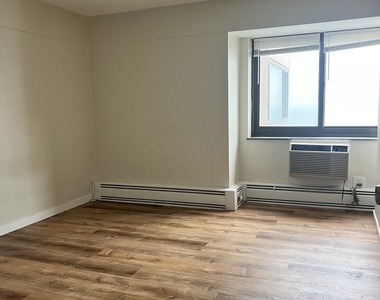 7337 S South Shore Drive - Photo Thumbnail 8