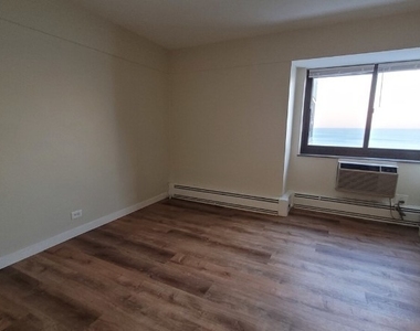 7337 S South Shore Drive - Photo Thumbnail 9