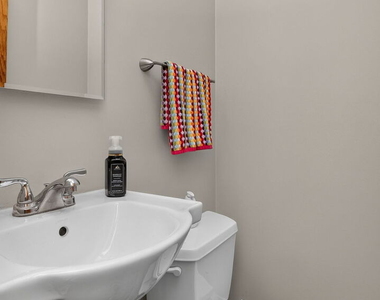 517 Barnsdale Road - Photo Thumbnail 9