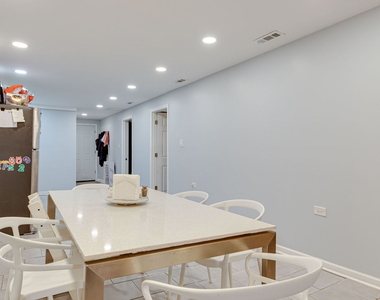 5225 W Melrose Street - Photo Thumbnail 14