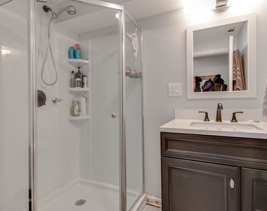 5225 W Melrose Street - Photo Thumbnail 12