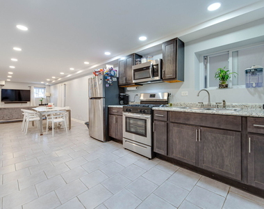 5225 W Melrose Street - Photo Thumbnail 9