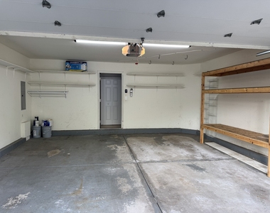 1109 Blackburn Drive - Photo Thumbnail 3
