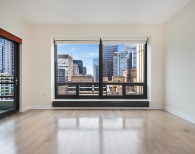 130 N Garland Court - Photo Thumbnail 5