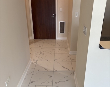 130 N Garland Court - Photo Thumbnail 9