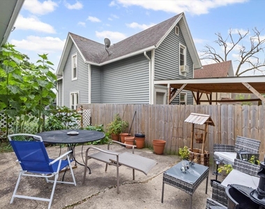 102 S Liberty Street - Photo Thumbnail 13