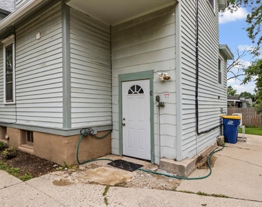 102 S Liberty Street - Photo Thumbnail 1