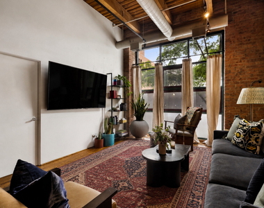 331 S Peoria Street - Photo Thumbnail 5