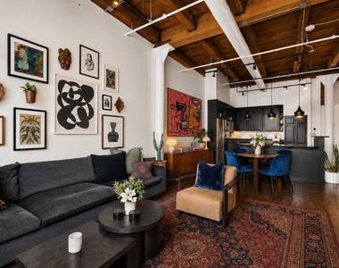331 S Peoria Street - Photo Thumbnail 4