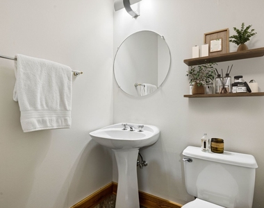 331 S Peoria Street - Photo Thumbnail 12