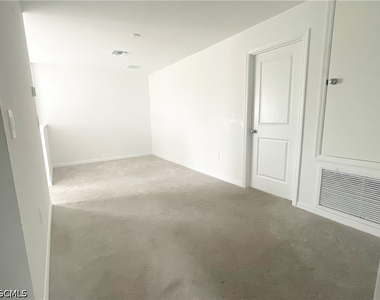 19750 Garden Ridge Court - Photo Thumbnail 2
