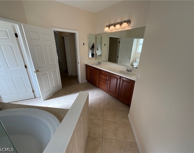 12470 Rock Ridge Lane - Photo Thumbnail 17